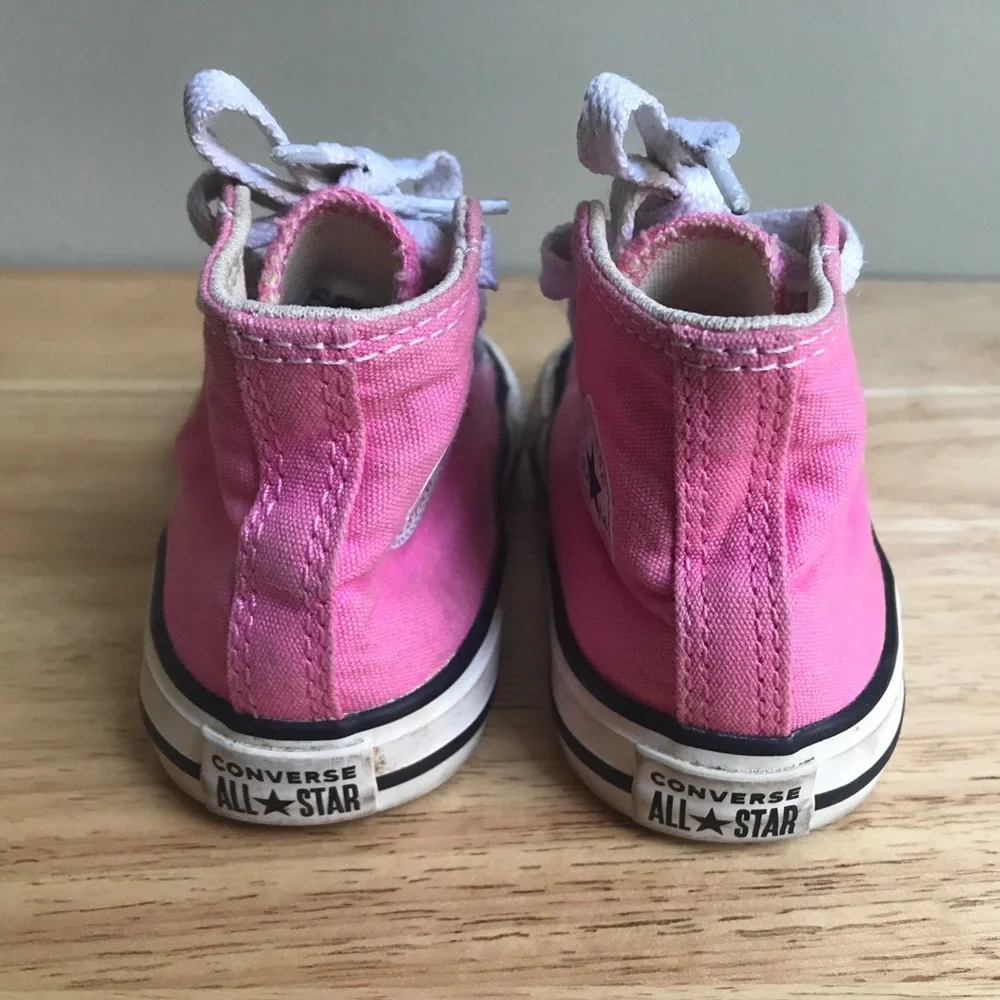 Converse All-Star Chuck Taylor High-Tops Pink Size: US Toddler 6 EUR 22 CM 13